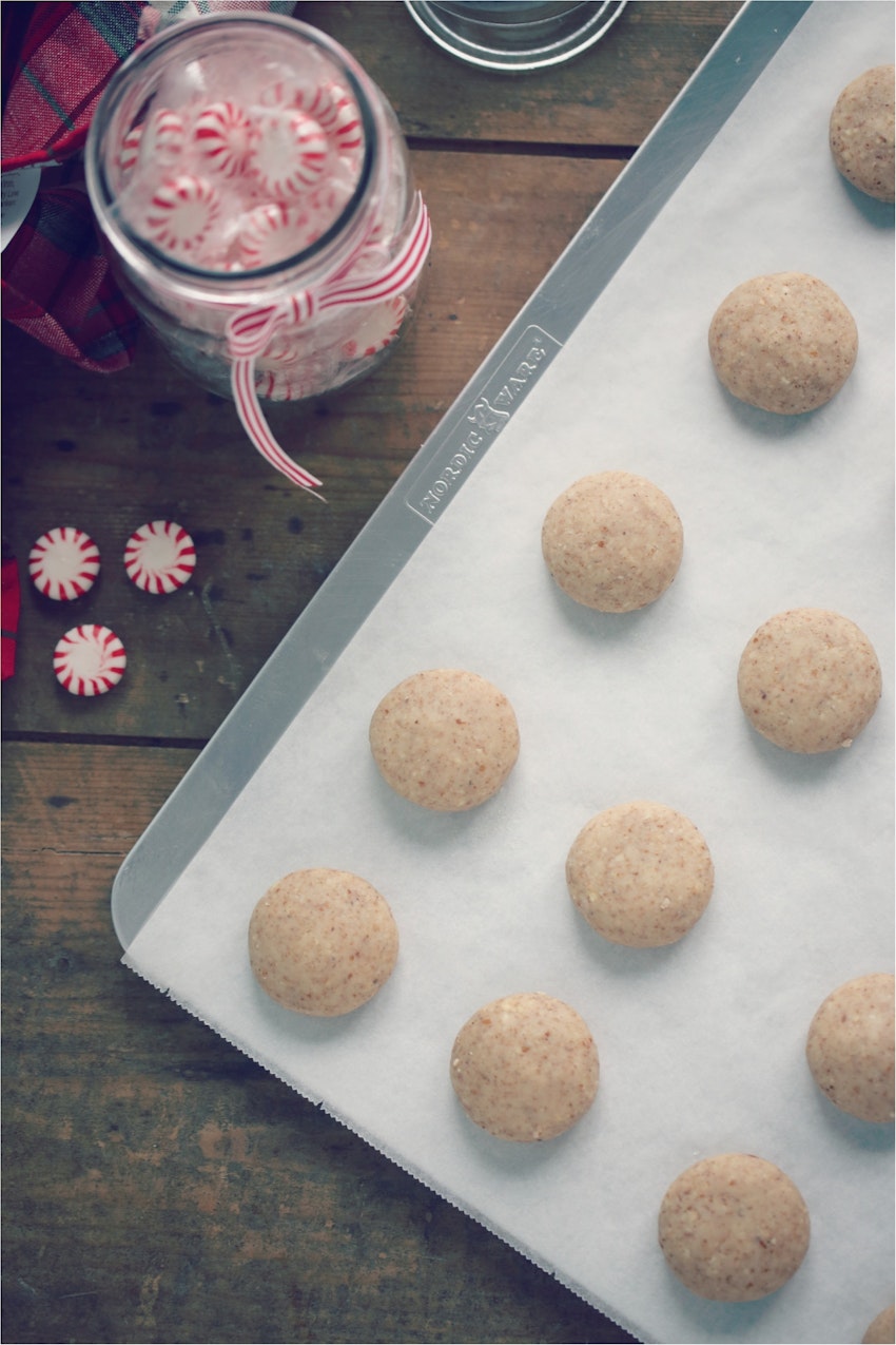 Classic Norwegian Holiday Almond Cookies | The Inspired Home