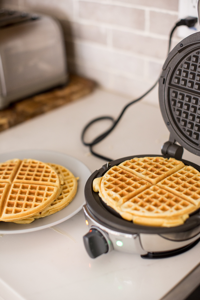 roscoe's waffle iron