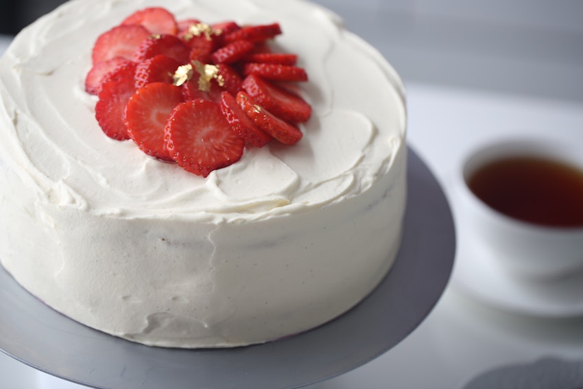 Strawberry Meringue Cake Recipe
