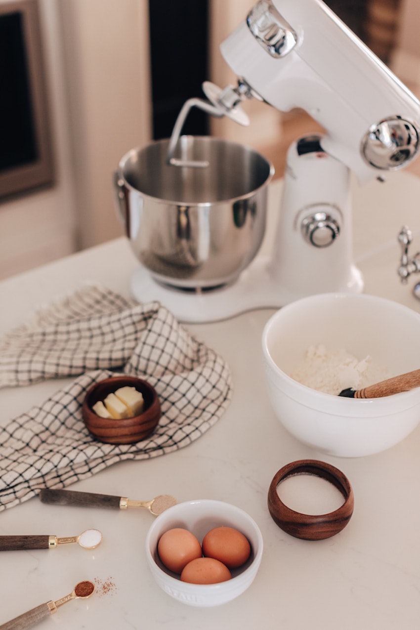 Hosting a Donut and Apple Cider Tea Date | TheInspiredHome.com #donuts #cider #fall #autumn #kids #activities #tea #icedtea #applecider #teaparty The Inspired Home 3