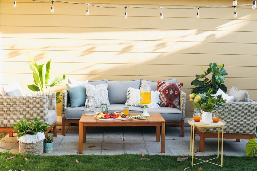 Celebrate Your New House with the Perfect Housewarming Party